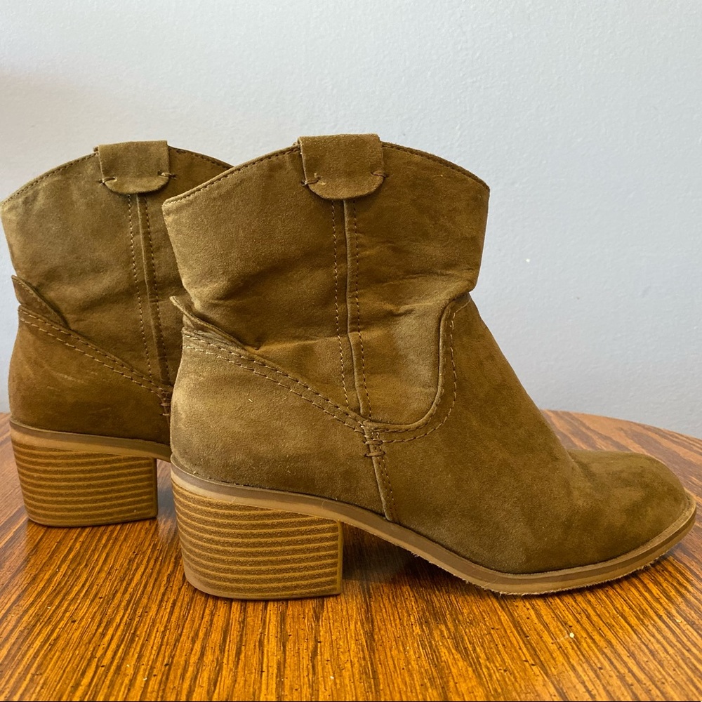 Women’s Ankle Booties